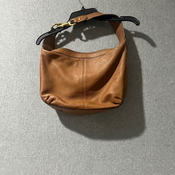 Coach Pebble Leather Hobo Shoulder Bag Tan Medium Brass buckle Classic vintage - Picture 2 of 11